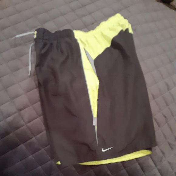 Men's Nike swim trunks - Picture 1 of 1